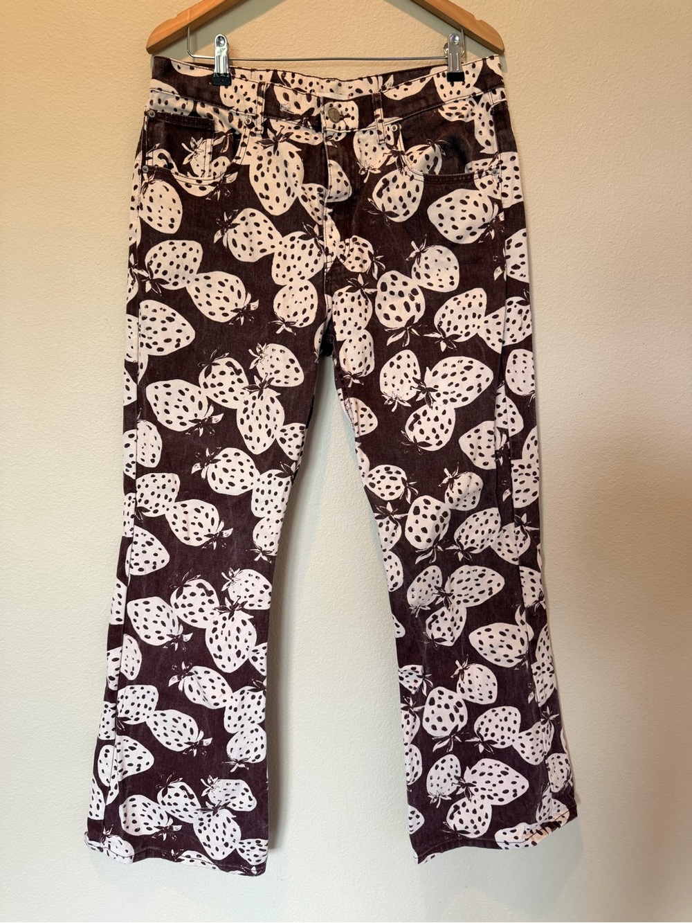 BDG Urban Outfitters Strawberry Print Bootcut Jeans Size 32 #0155